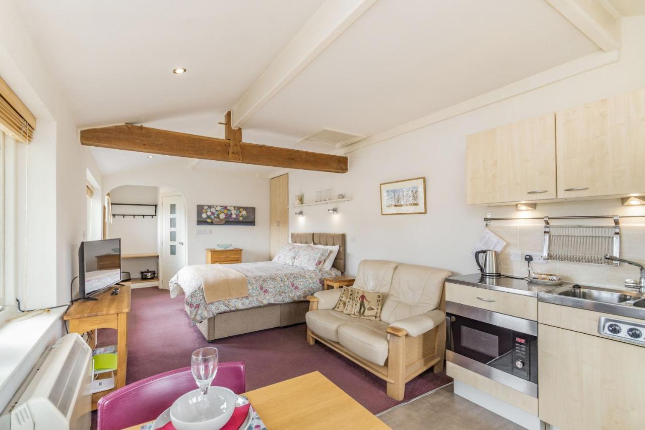 The Friendly Room Austwick Bagian luar foto