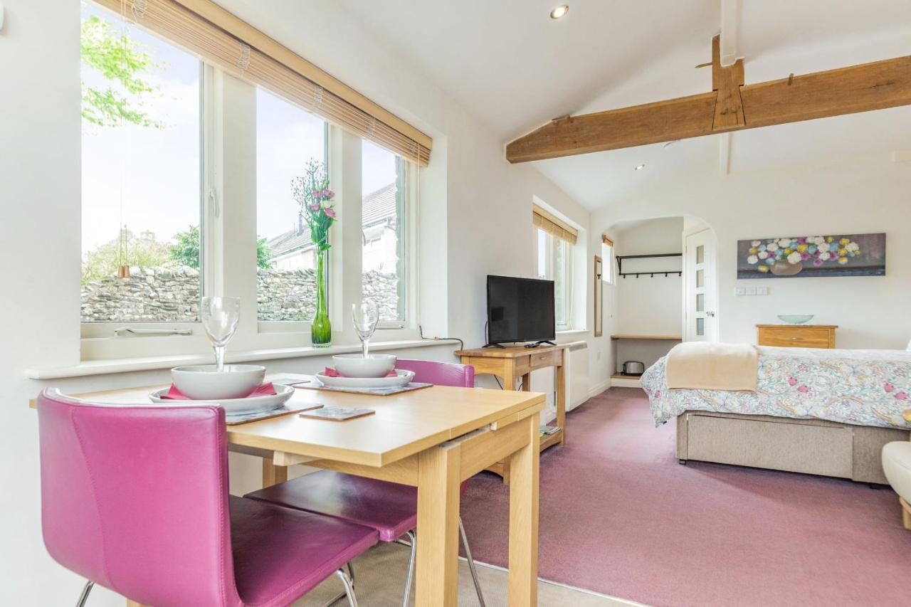 The Friendly Room Austwick Bagian luar foto